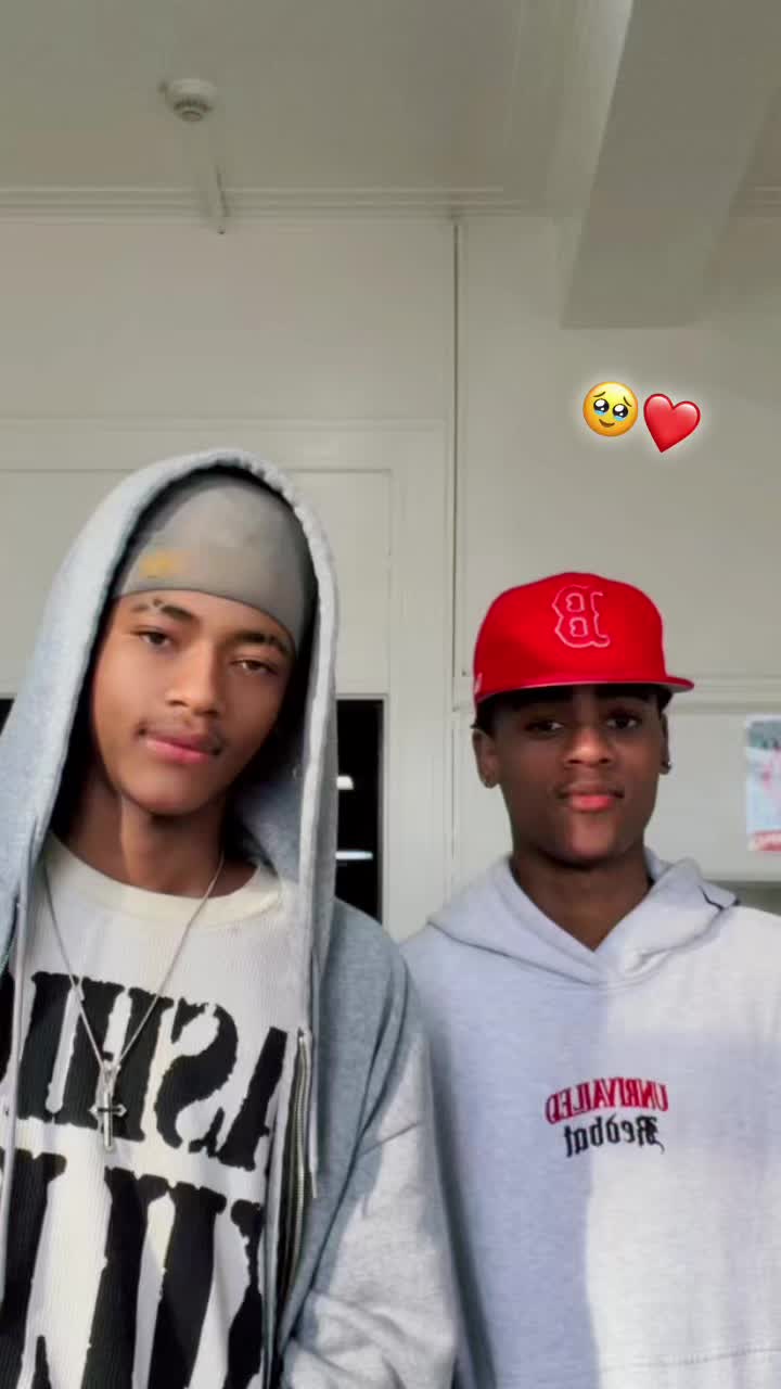 @Mbuso_Mbotho🐬