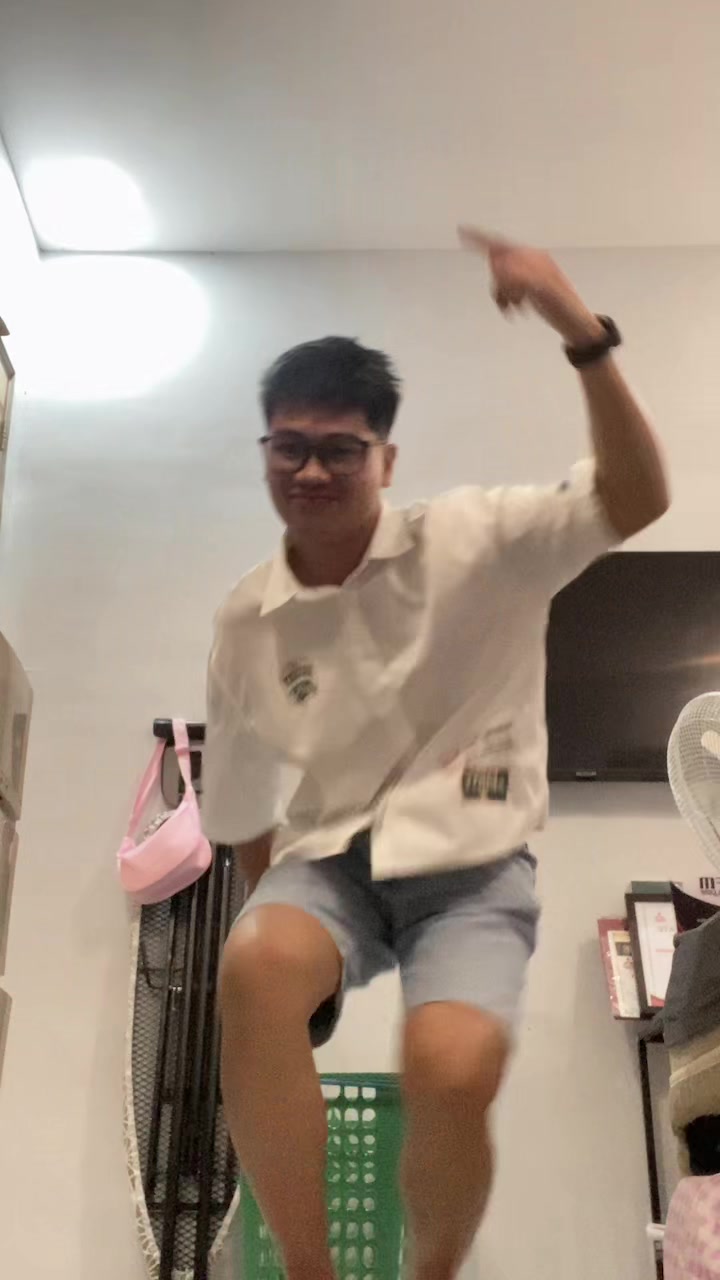 @Dos. 🐷