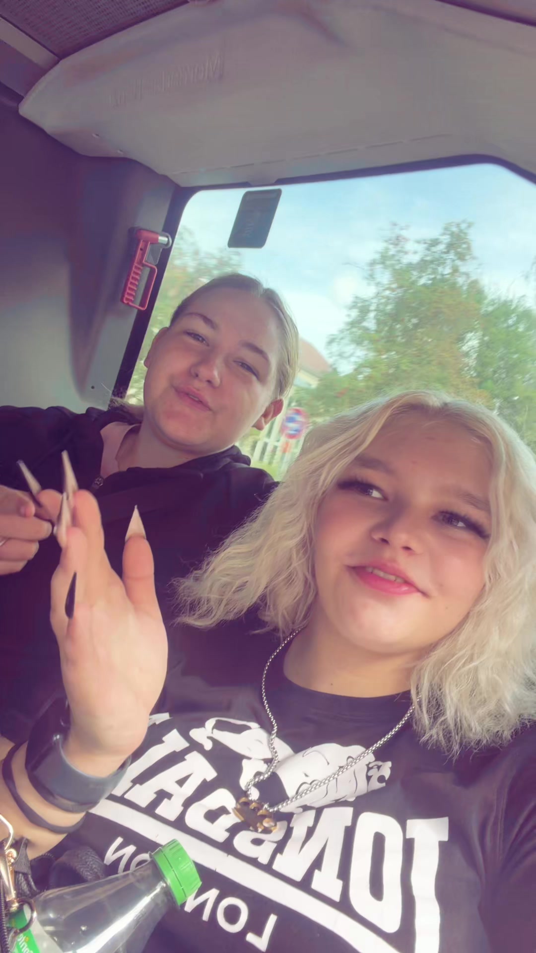 @Deutsche mit Herz🖤🤍❤️