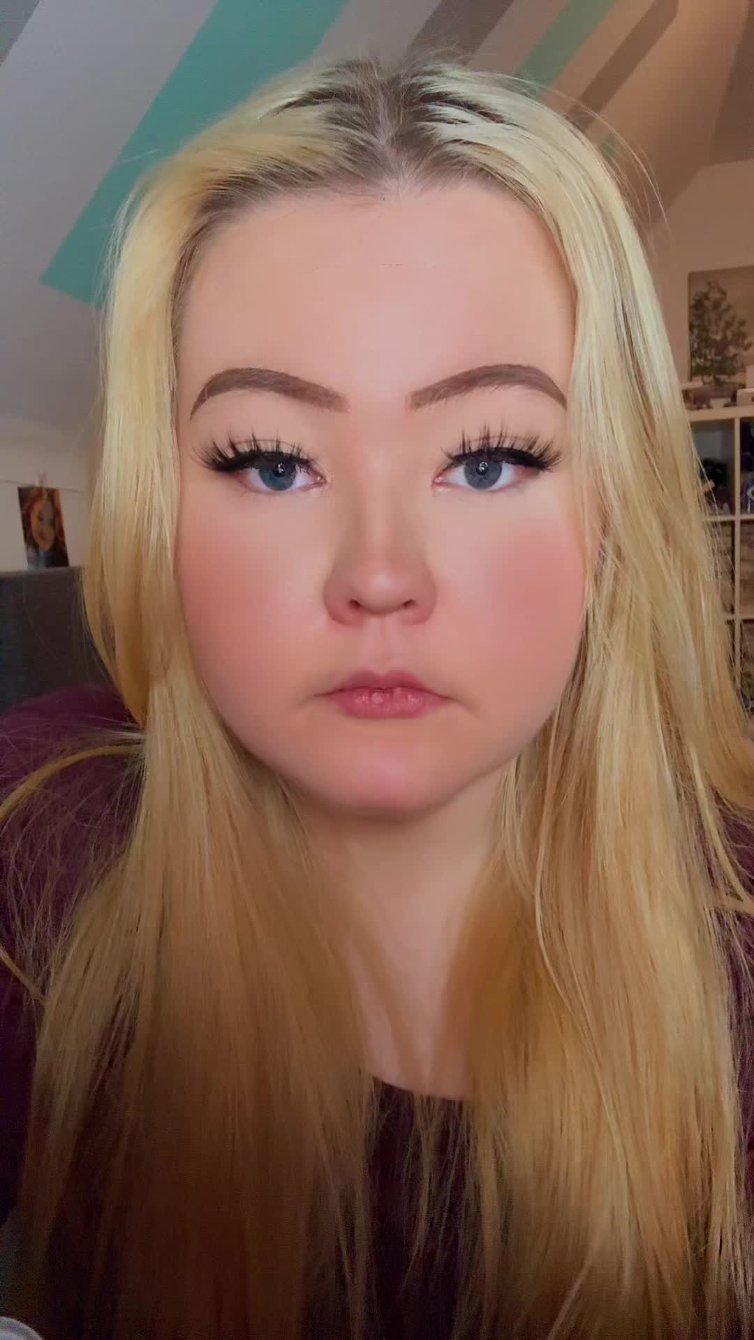 @𝐿𝑎𝑟𝑎 ྀི