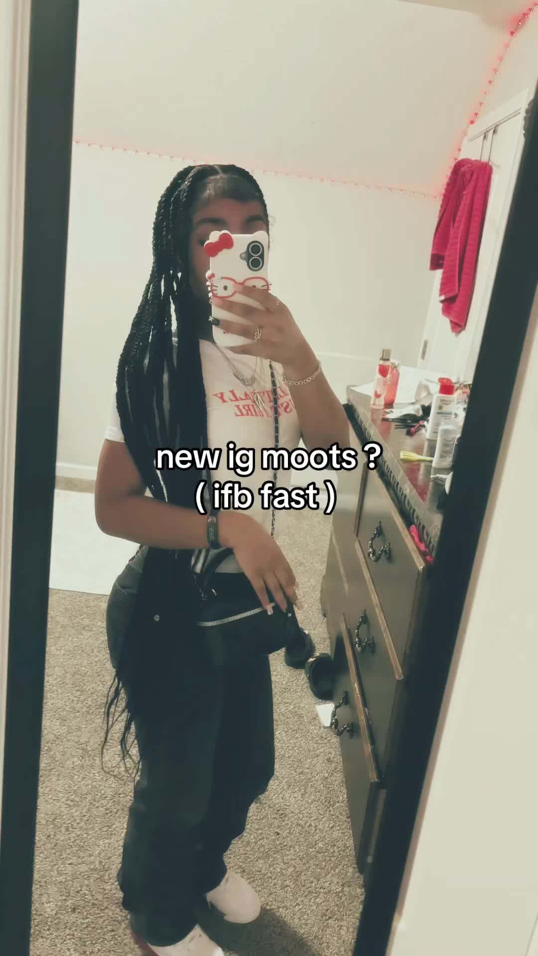 @ᥫ᭡.
