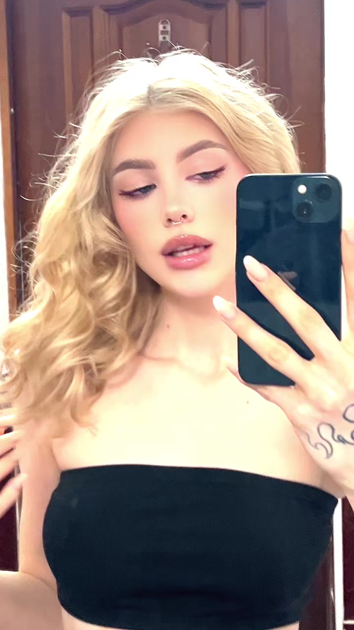 @✭