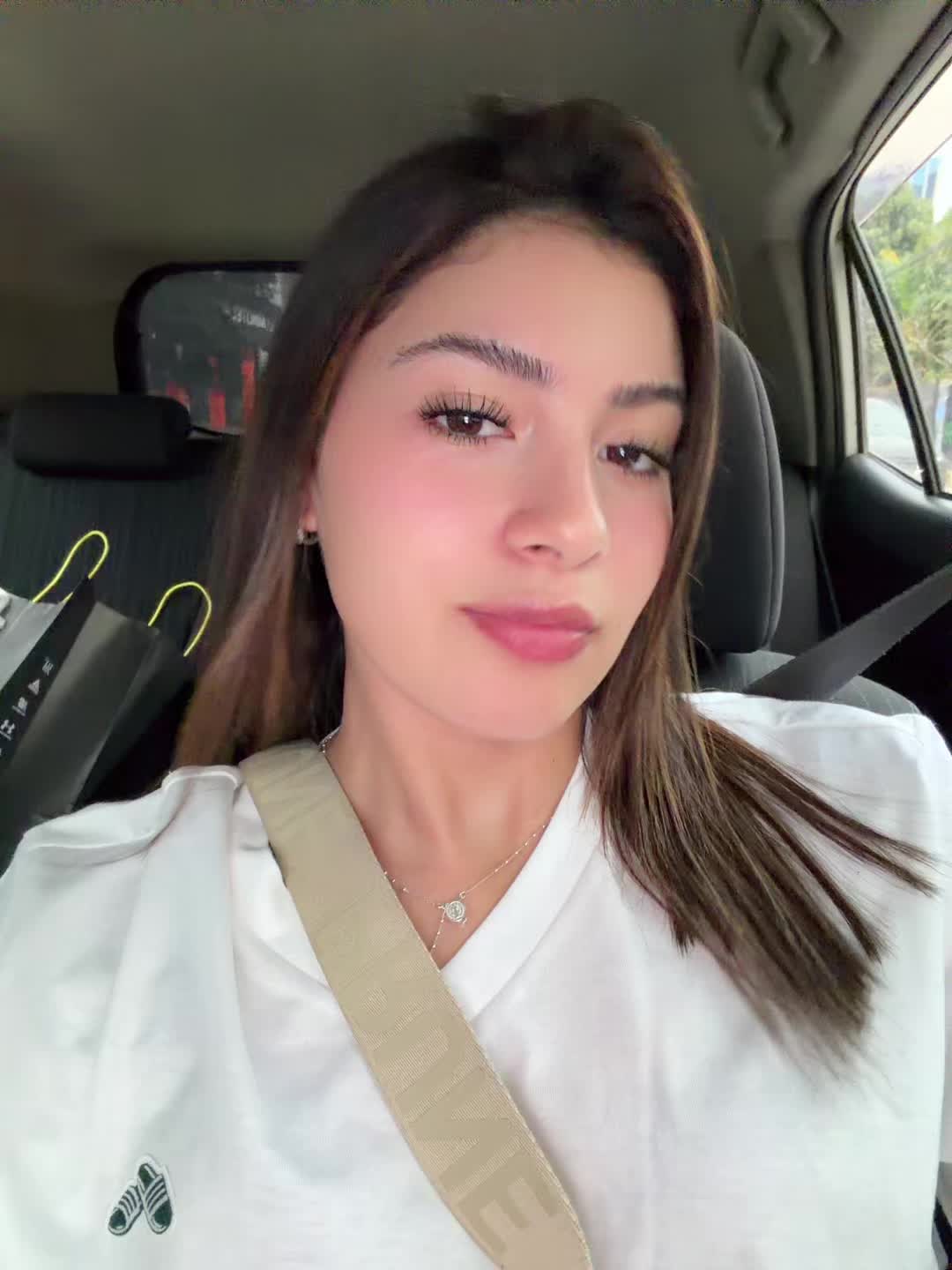 @Camila