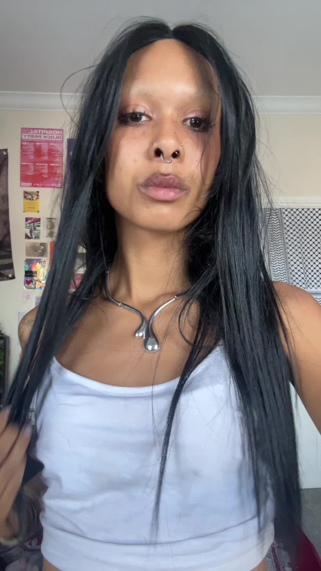 @smokinghotbabe3000