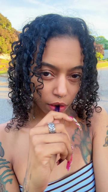 @glowwithkhalia 💫