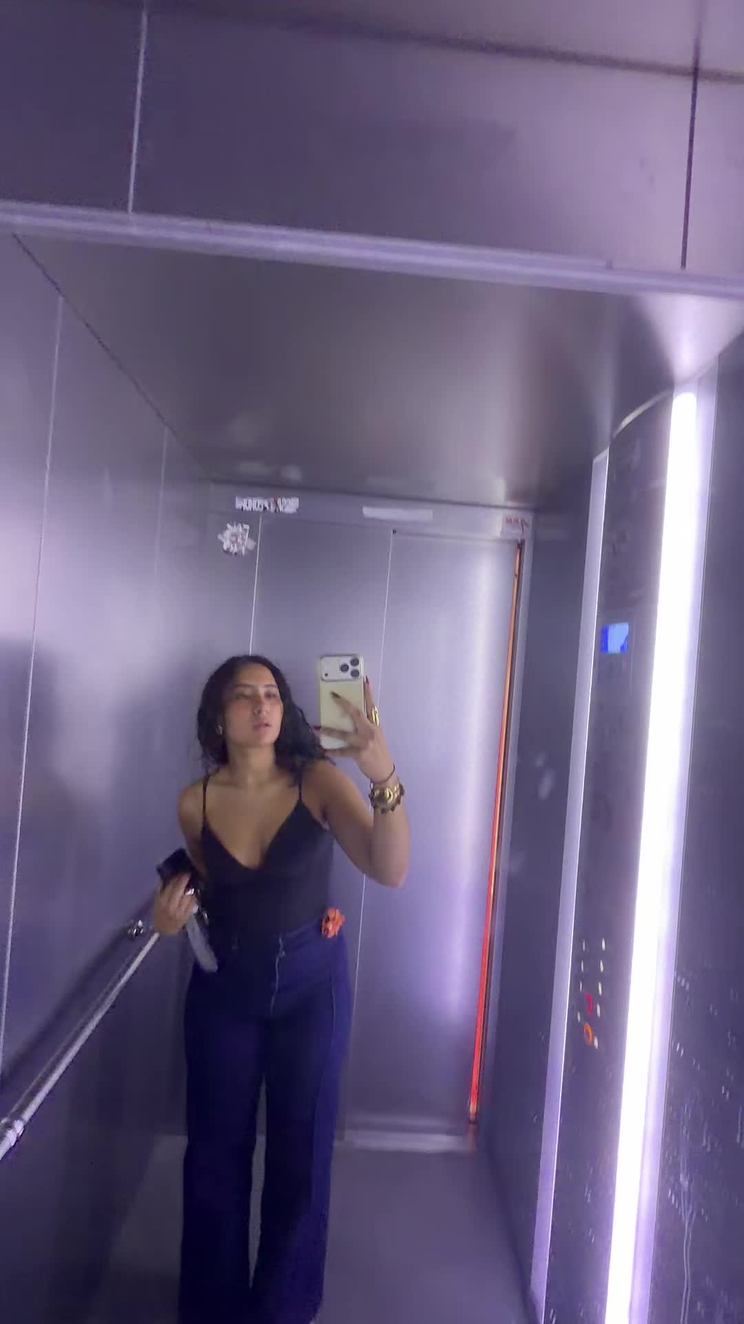 @...