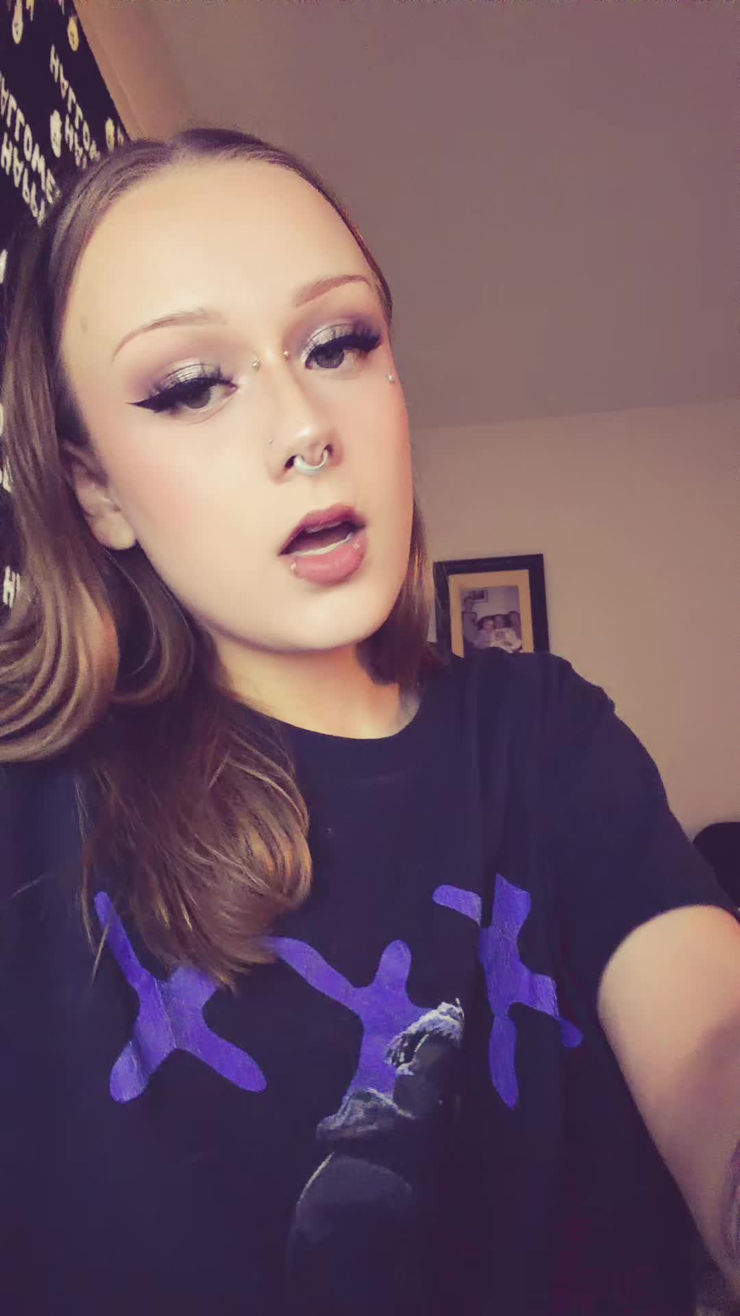 @༺𝓈𝒽𝑒𝓇𝒾-𝓁𝑒𝒾𝑔𝒽༻