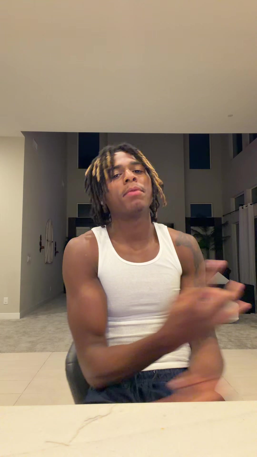 @__vonyy