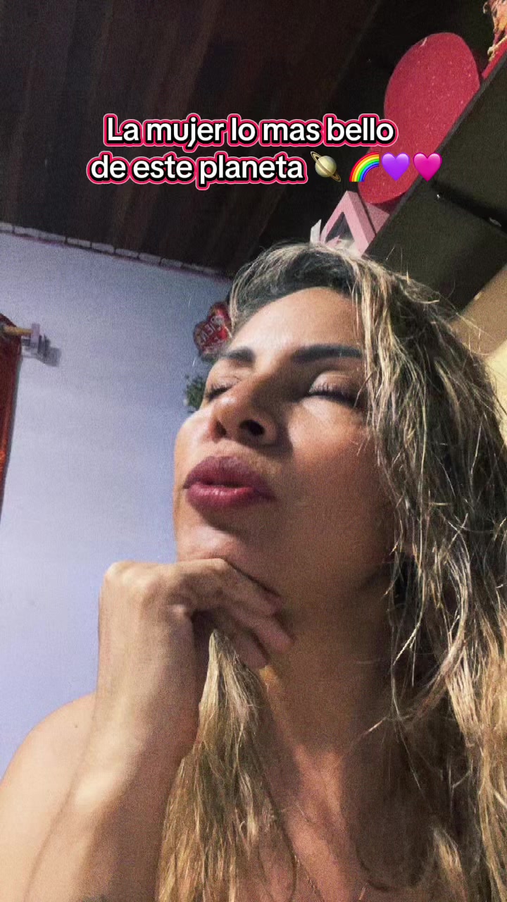 @Mía Gia 🌈🩷💜