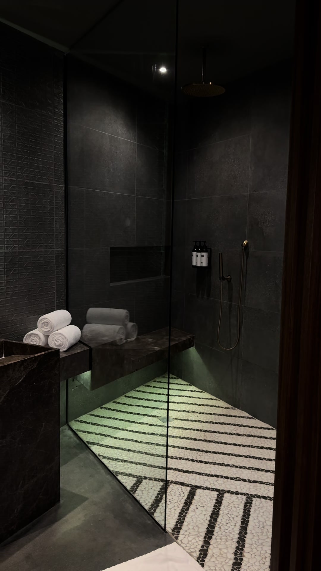 @trave1luxury