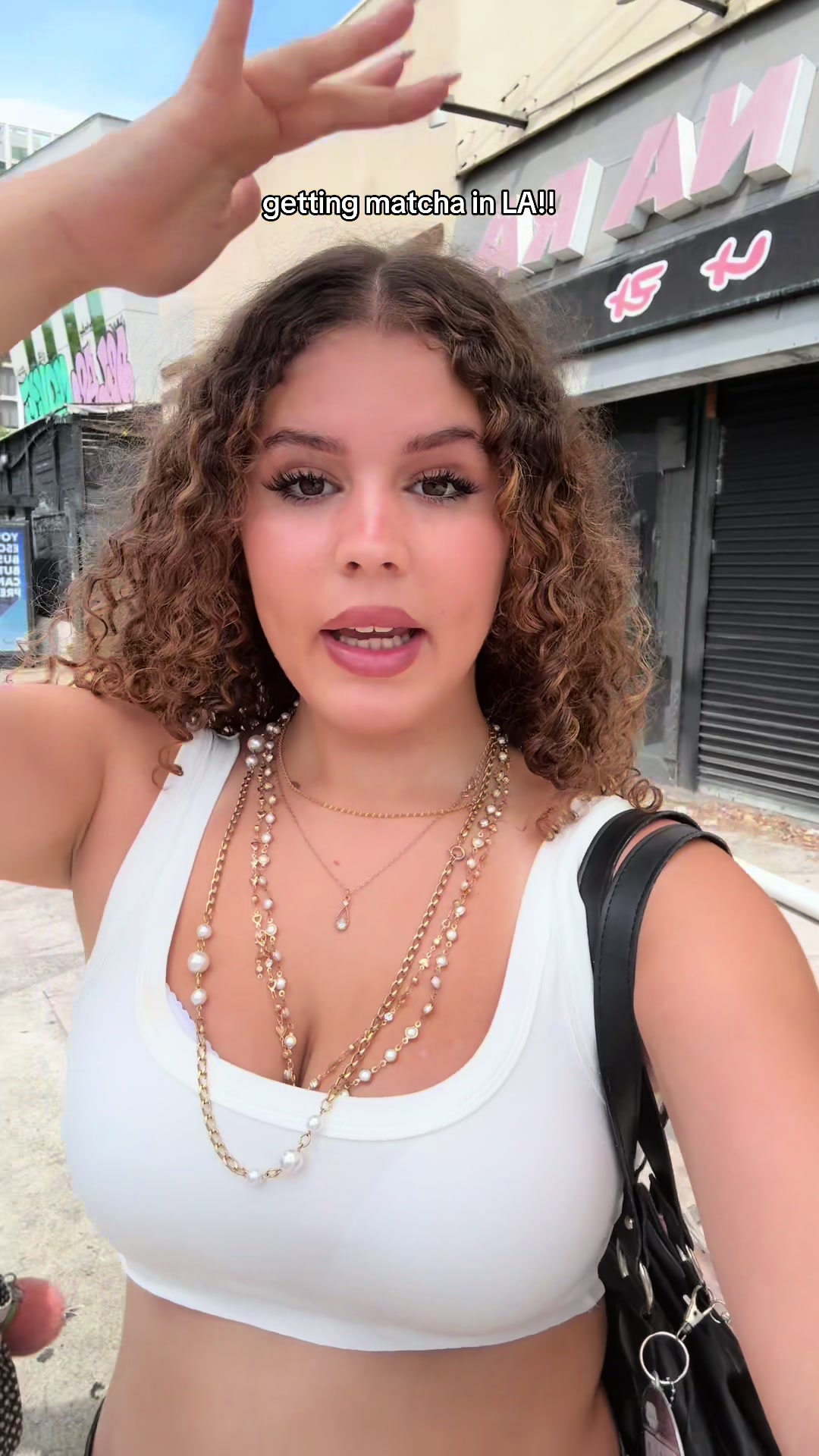 @bella