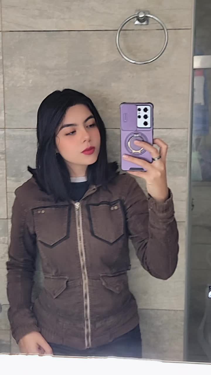 @Ximena Poveda 👻