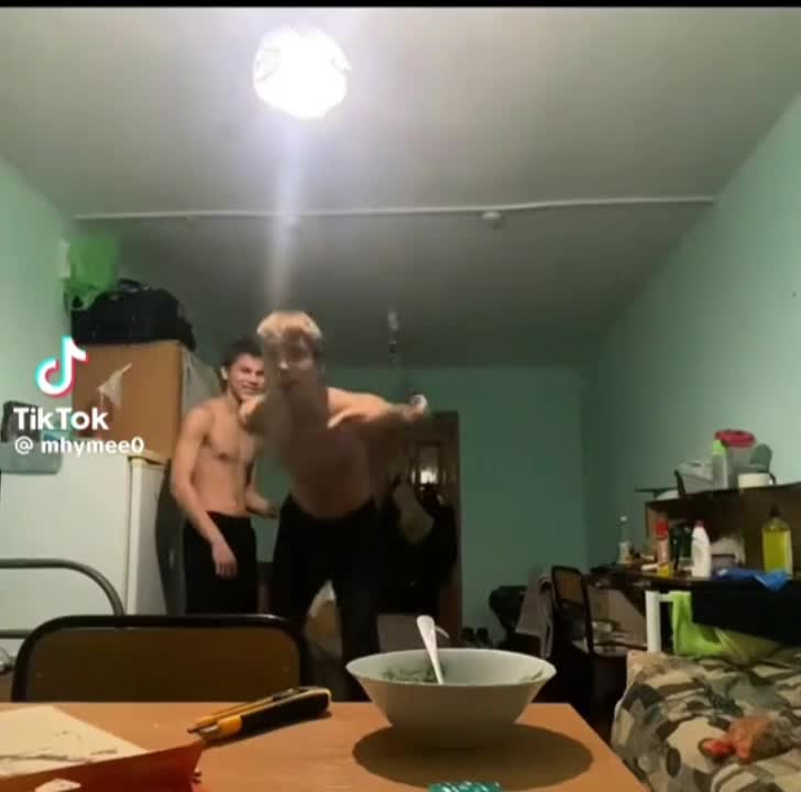 @🎥