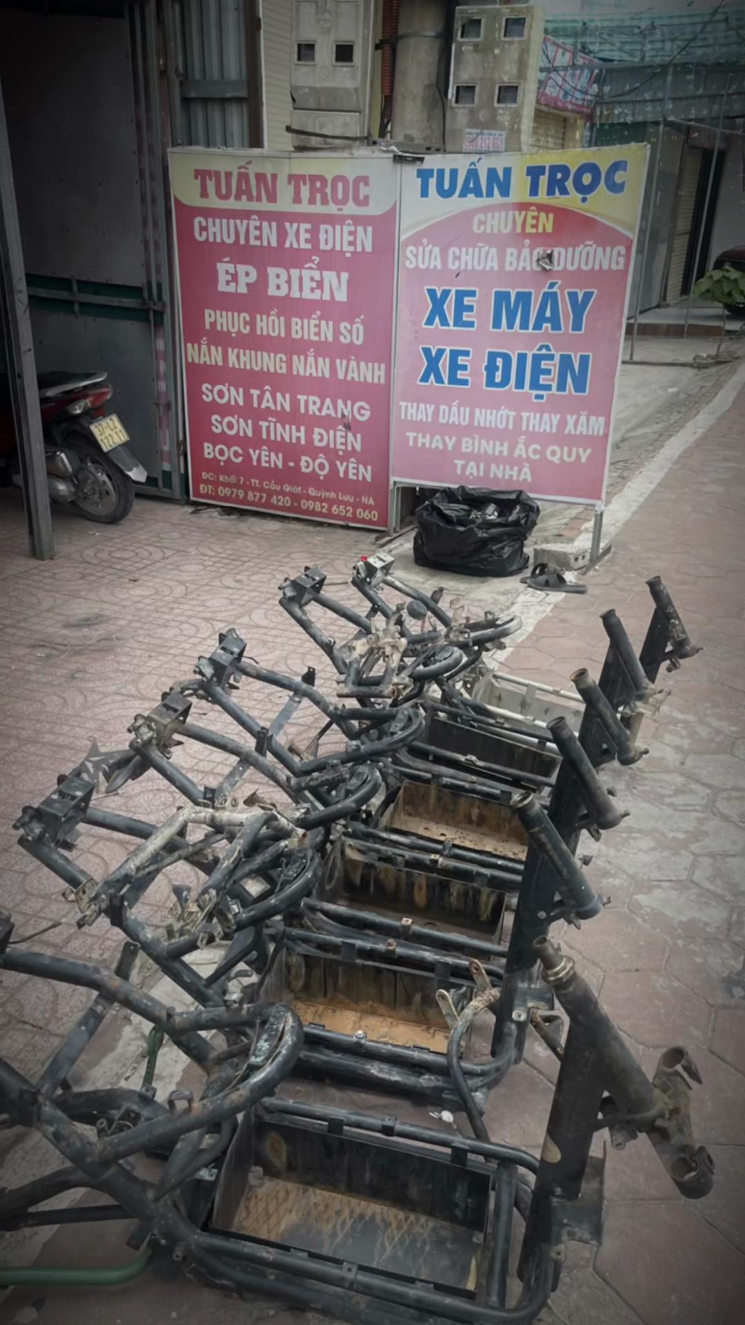 @Tuấn Trọc Đồ chơi xe điện