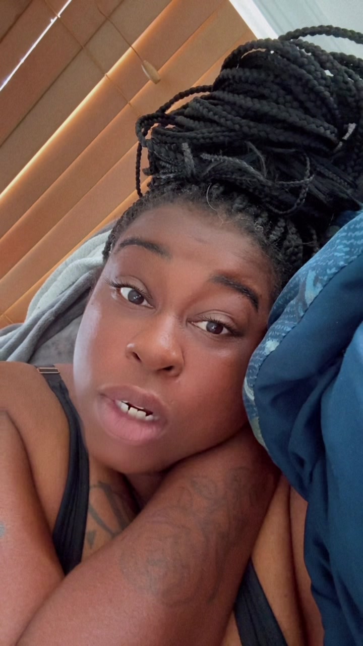@AmomentWithDanni