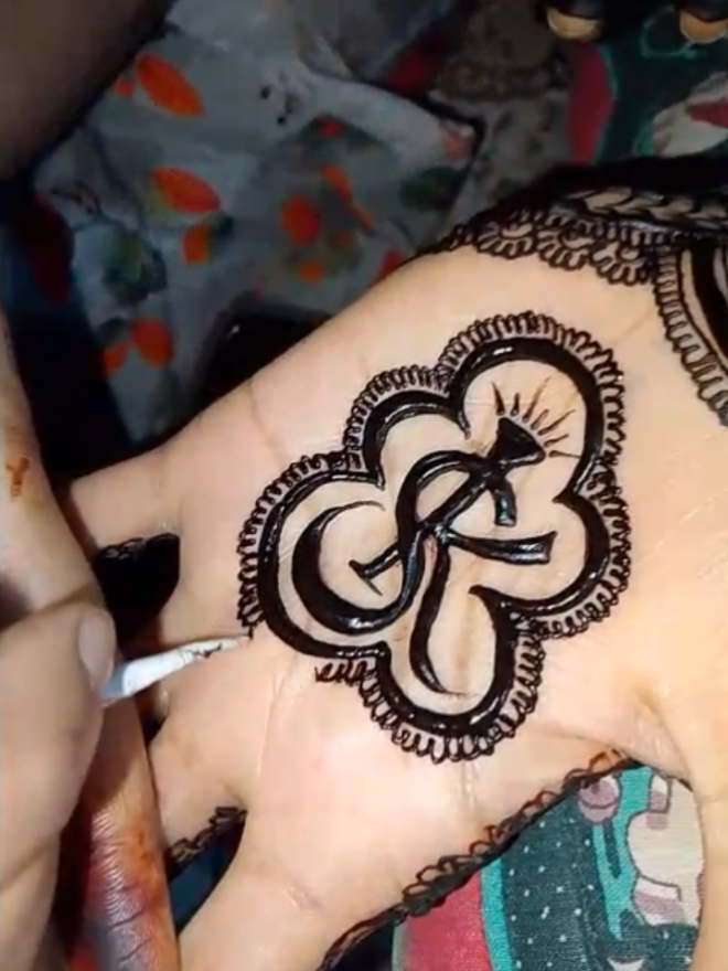 @Mehndi design by Nabahat