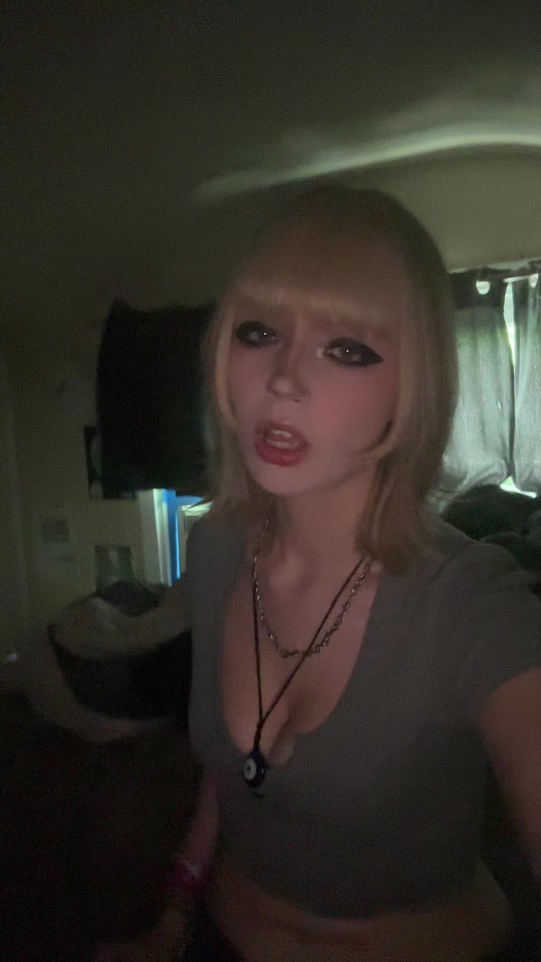 @🧟♀️🍃