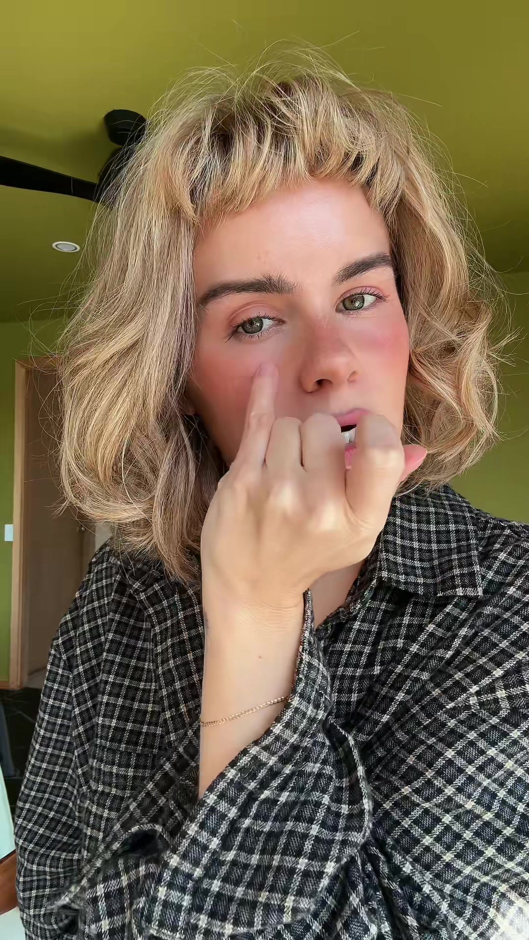 @courtneecrews