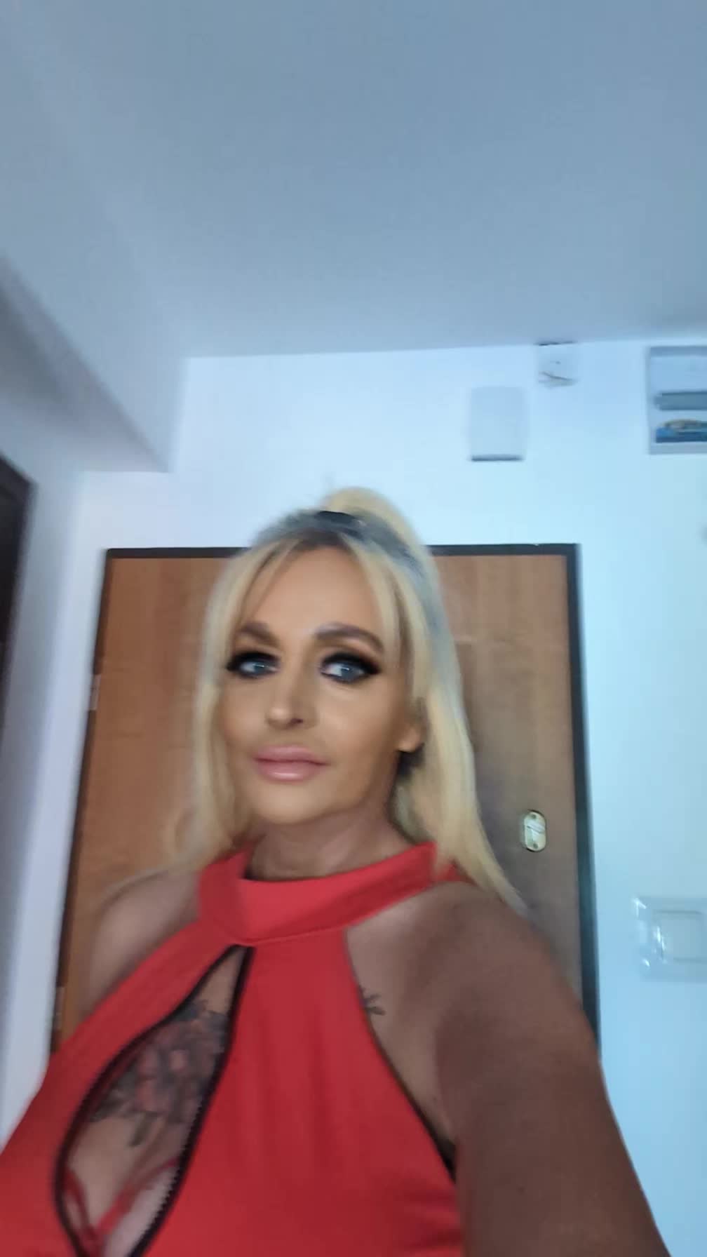 @Laluna