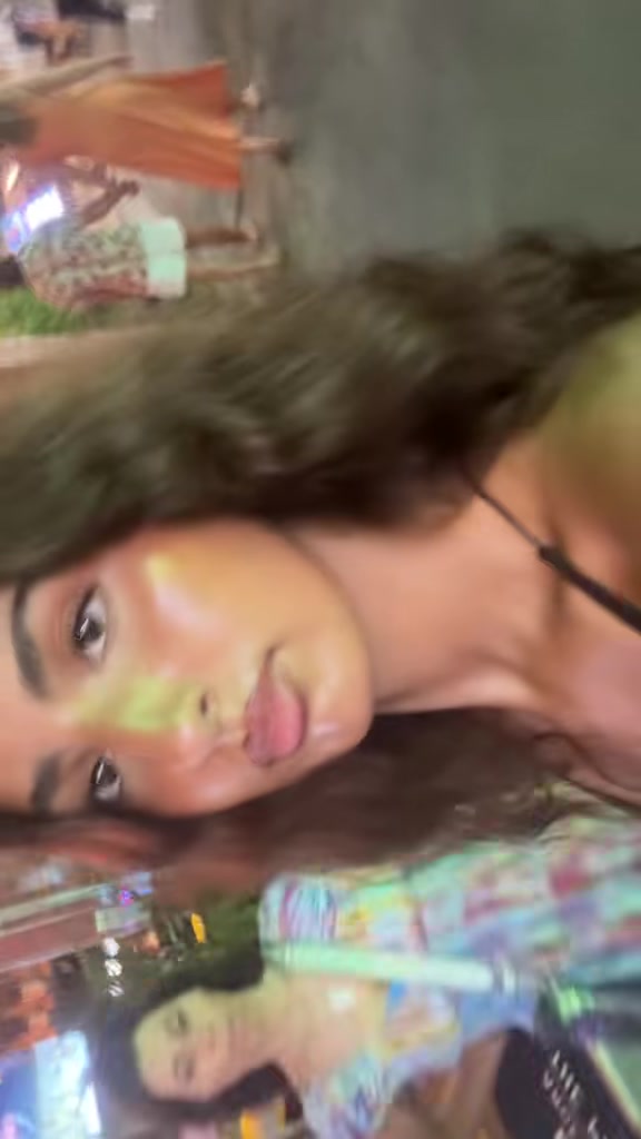 @Adjé