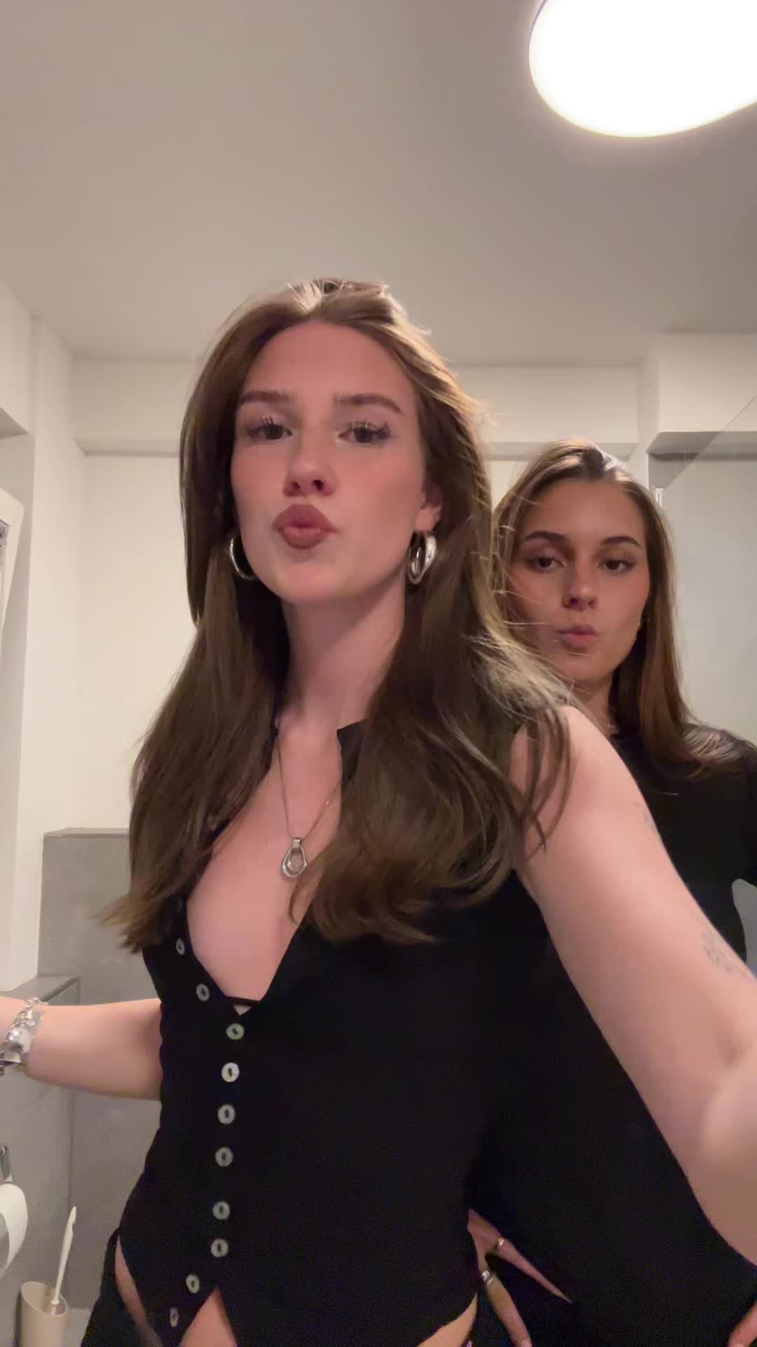 @emilyluisa