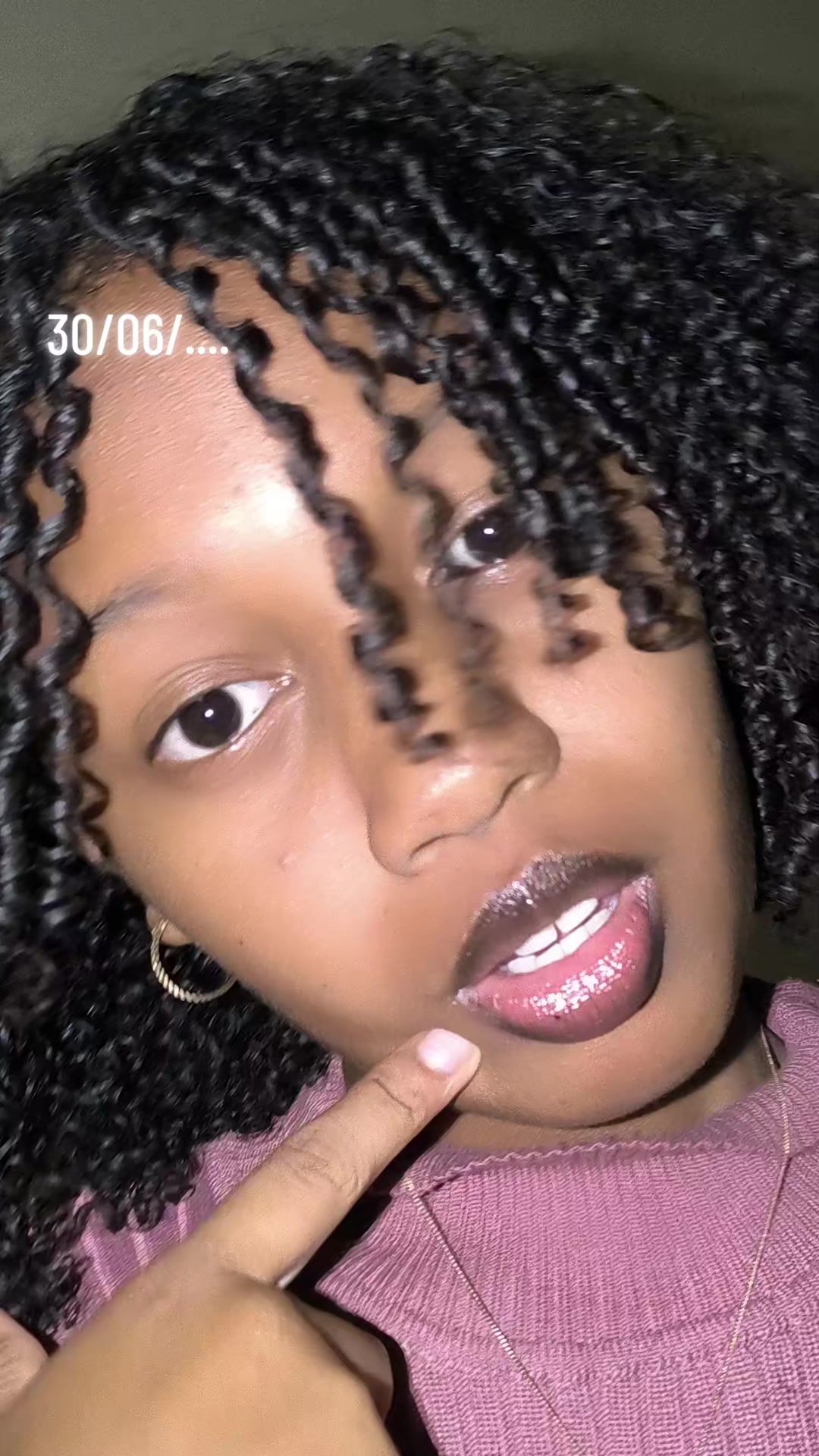 @R💜