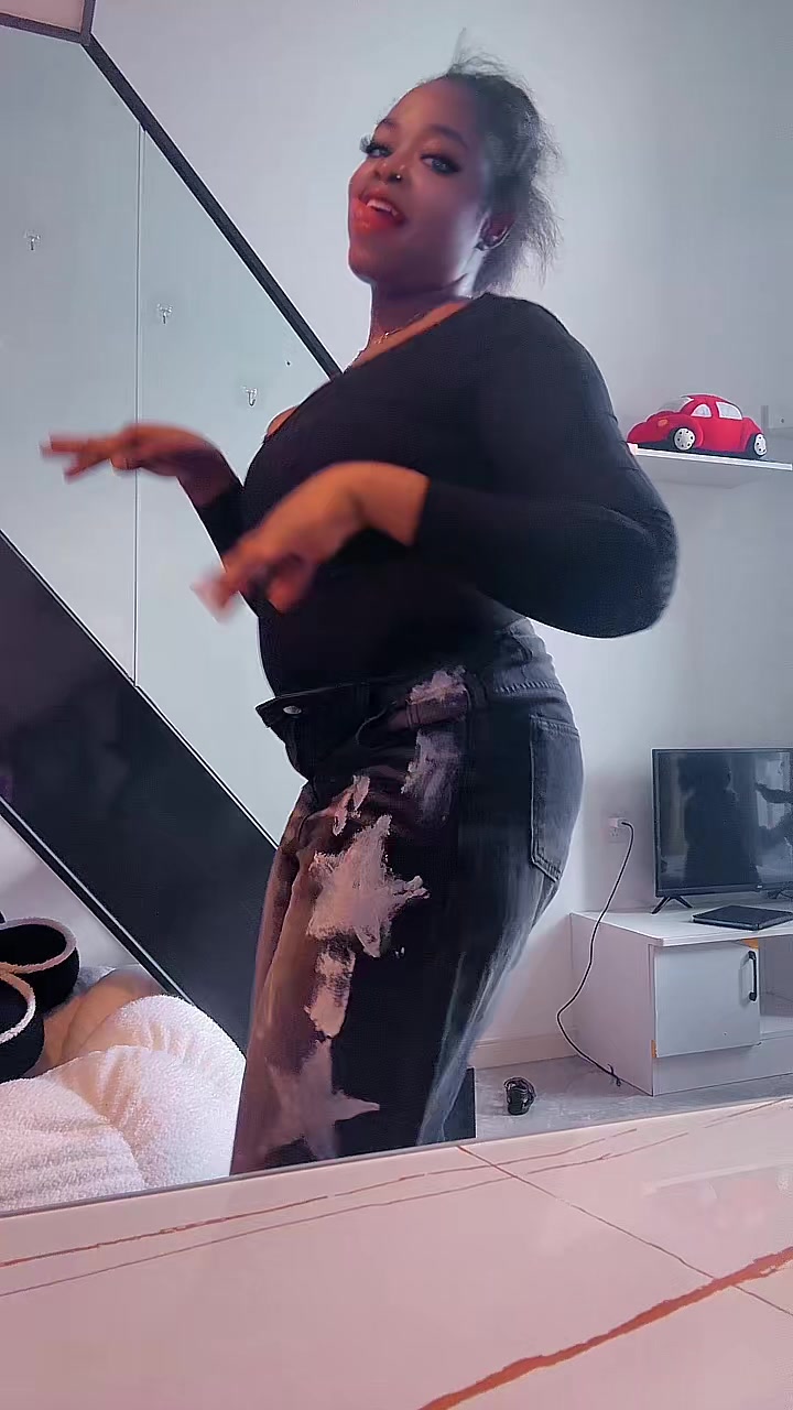 @minaslimzee001