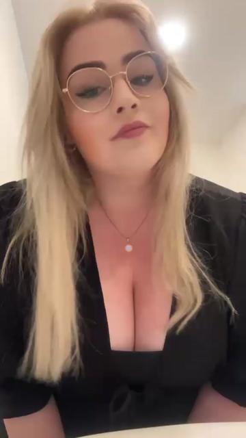 @Curvy White Sheniqua