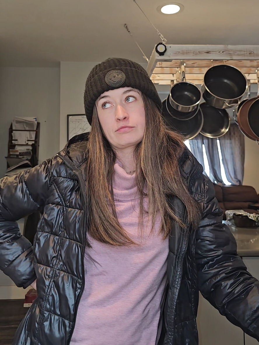 @alyssa | unaesthetic mom