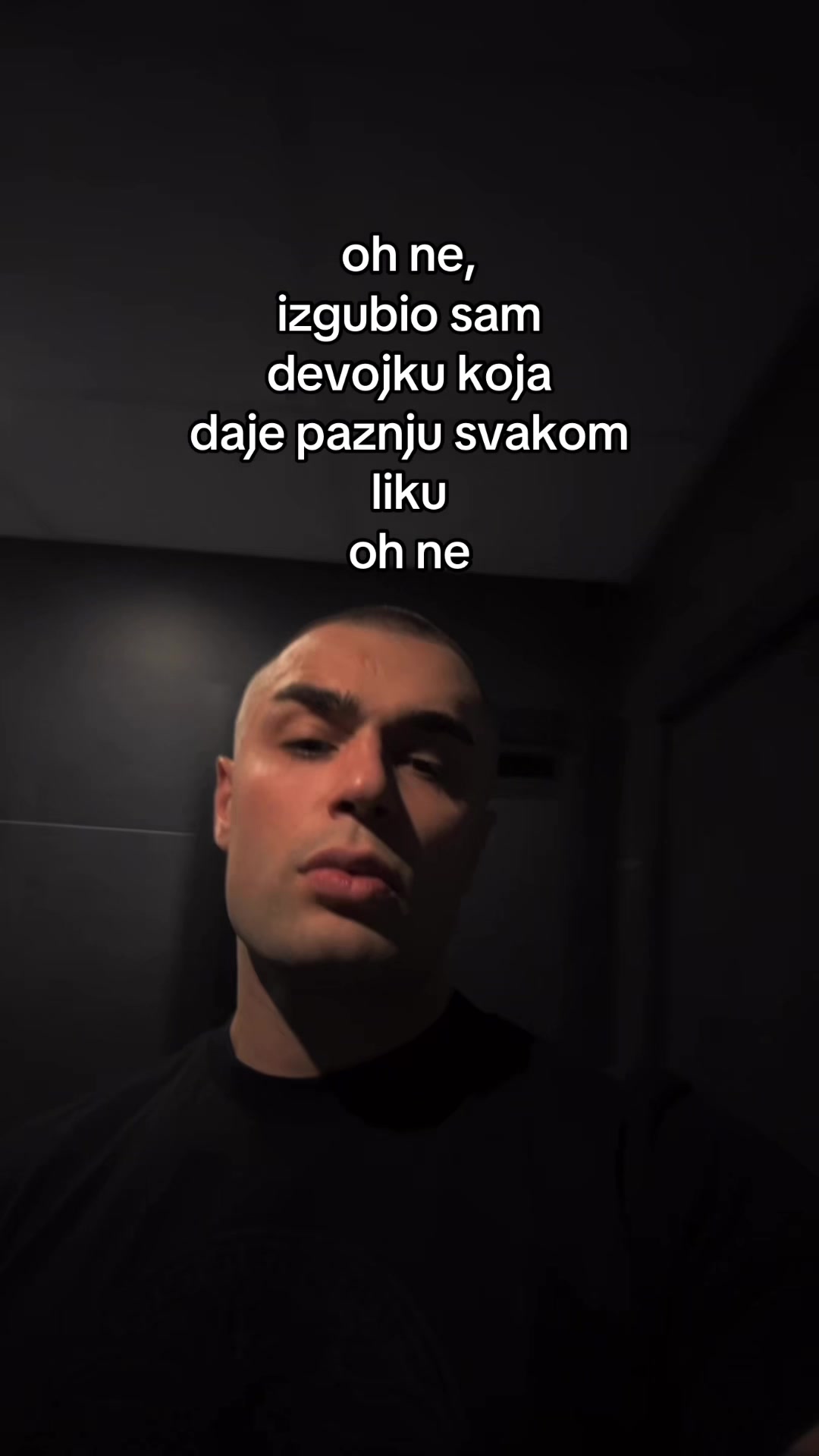 @V U K