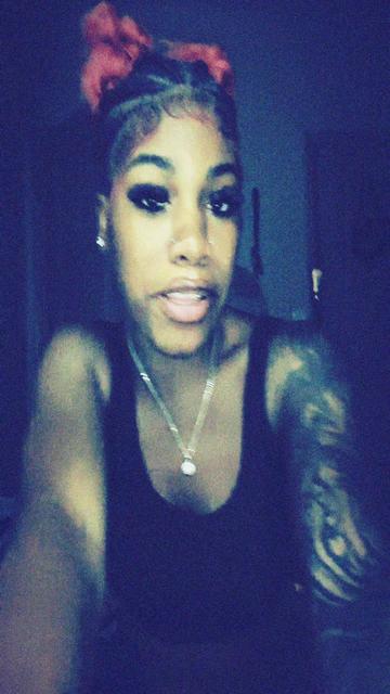 @👩🏾❤️💋👩🏽