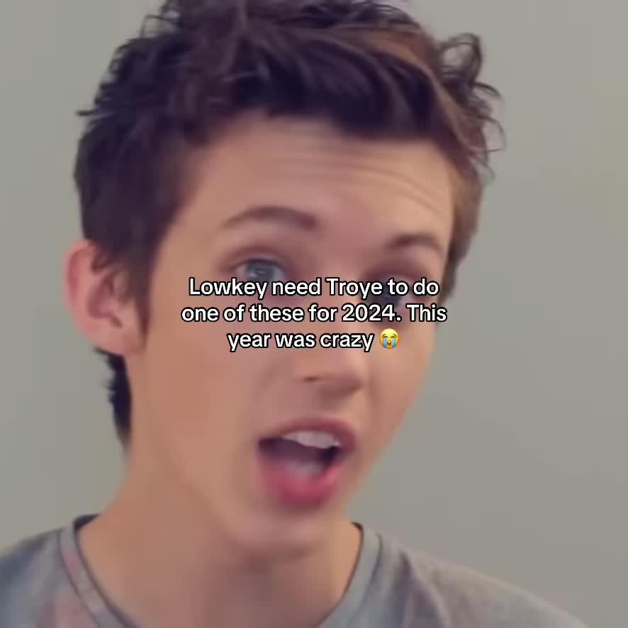 @🦦