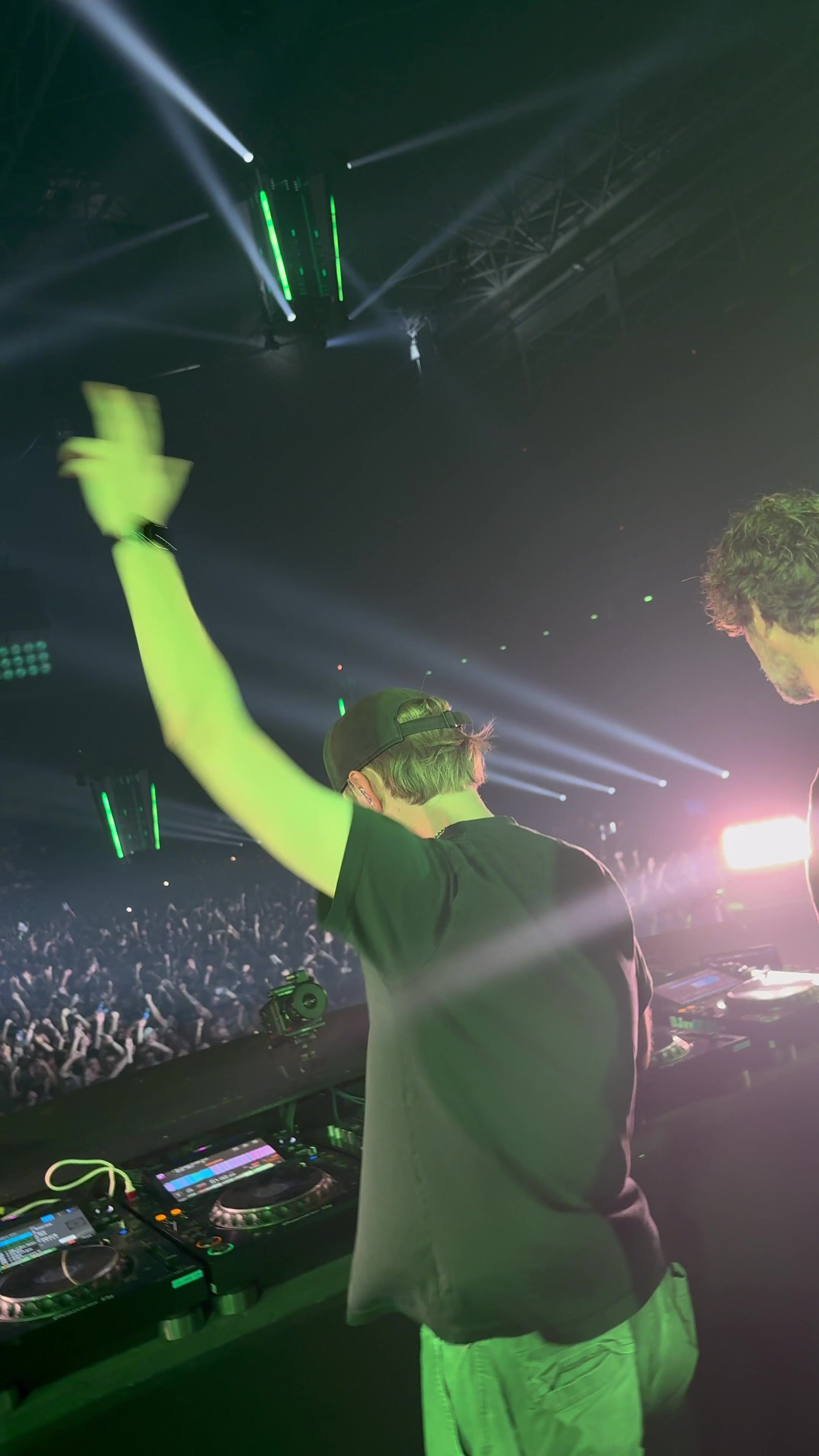 @B2S