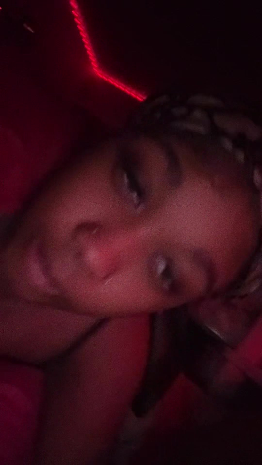 @femaleehendrix__