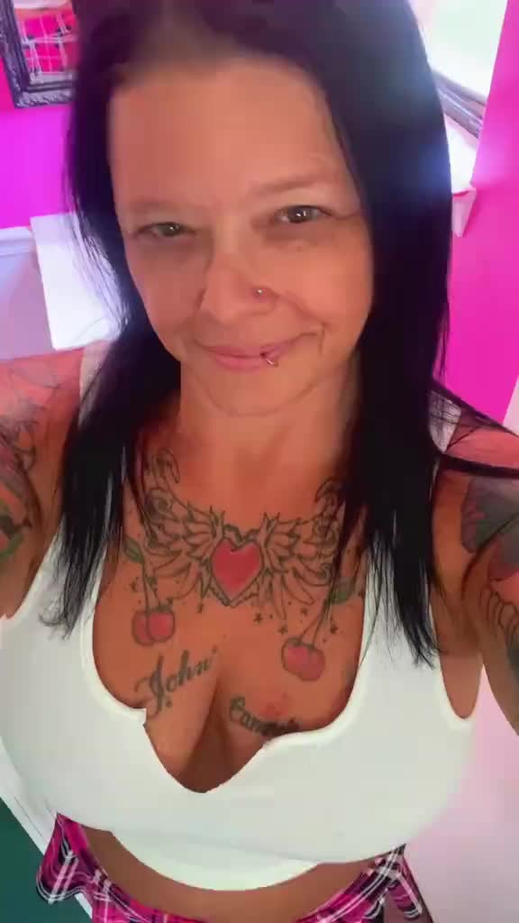 @April Foxx