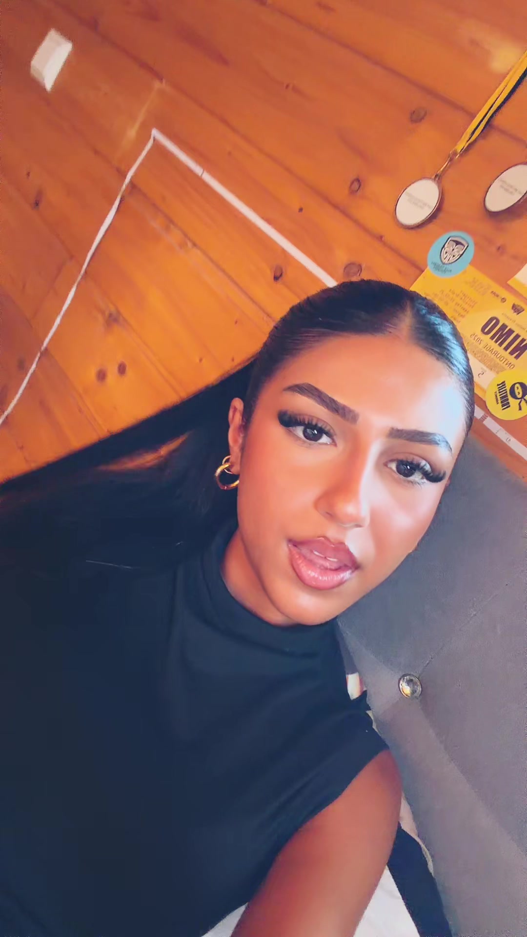 @LiveTina250k