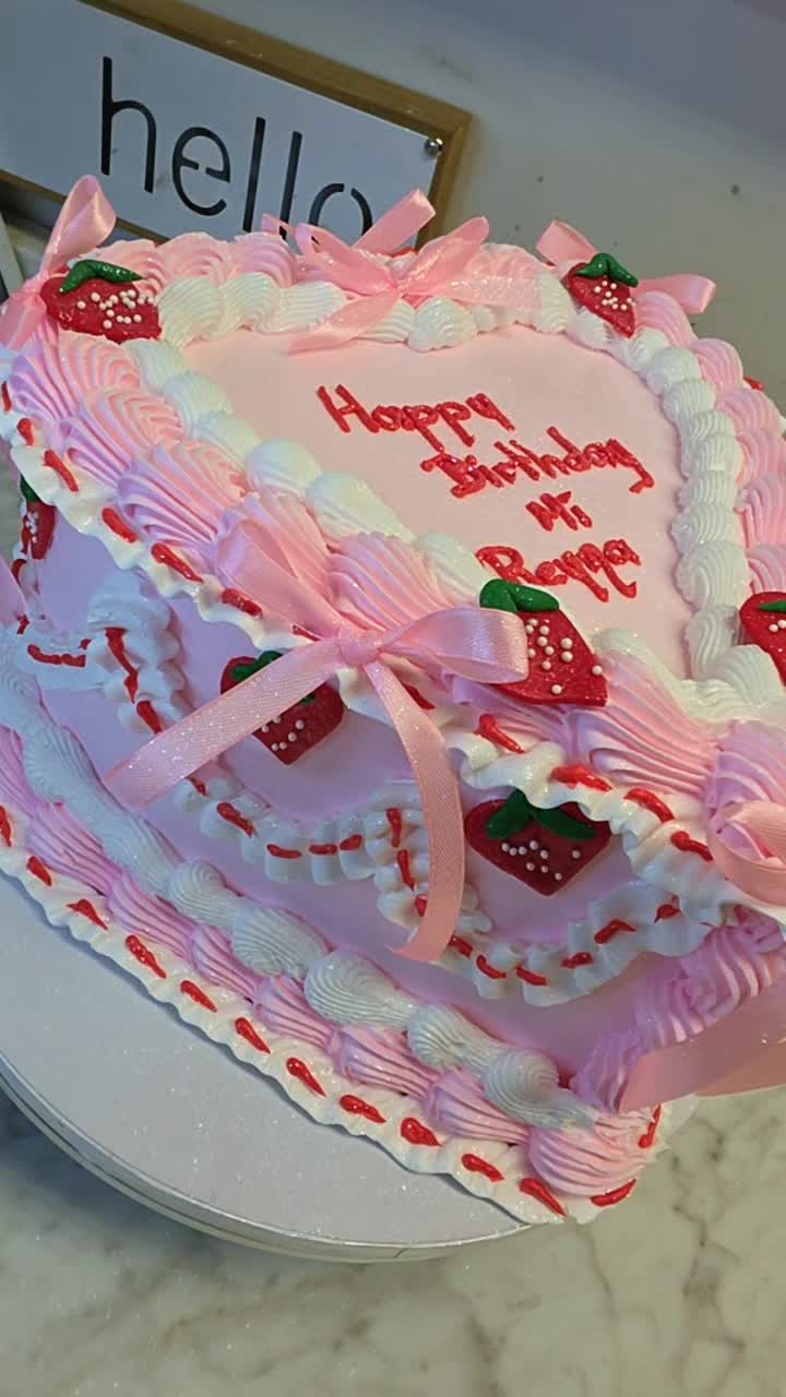 @AmazingCakesByYessy