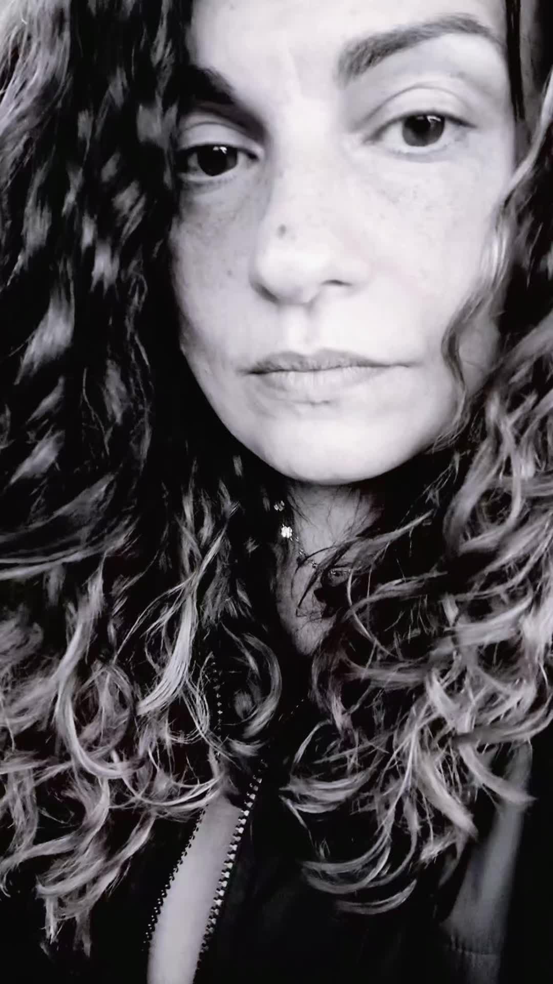 @EMANUELA 🤍🖤
