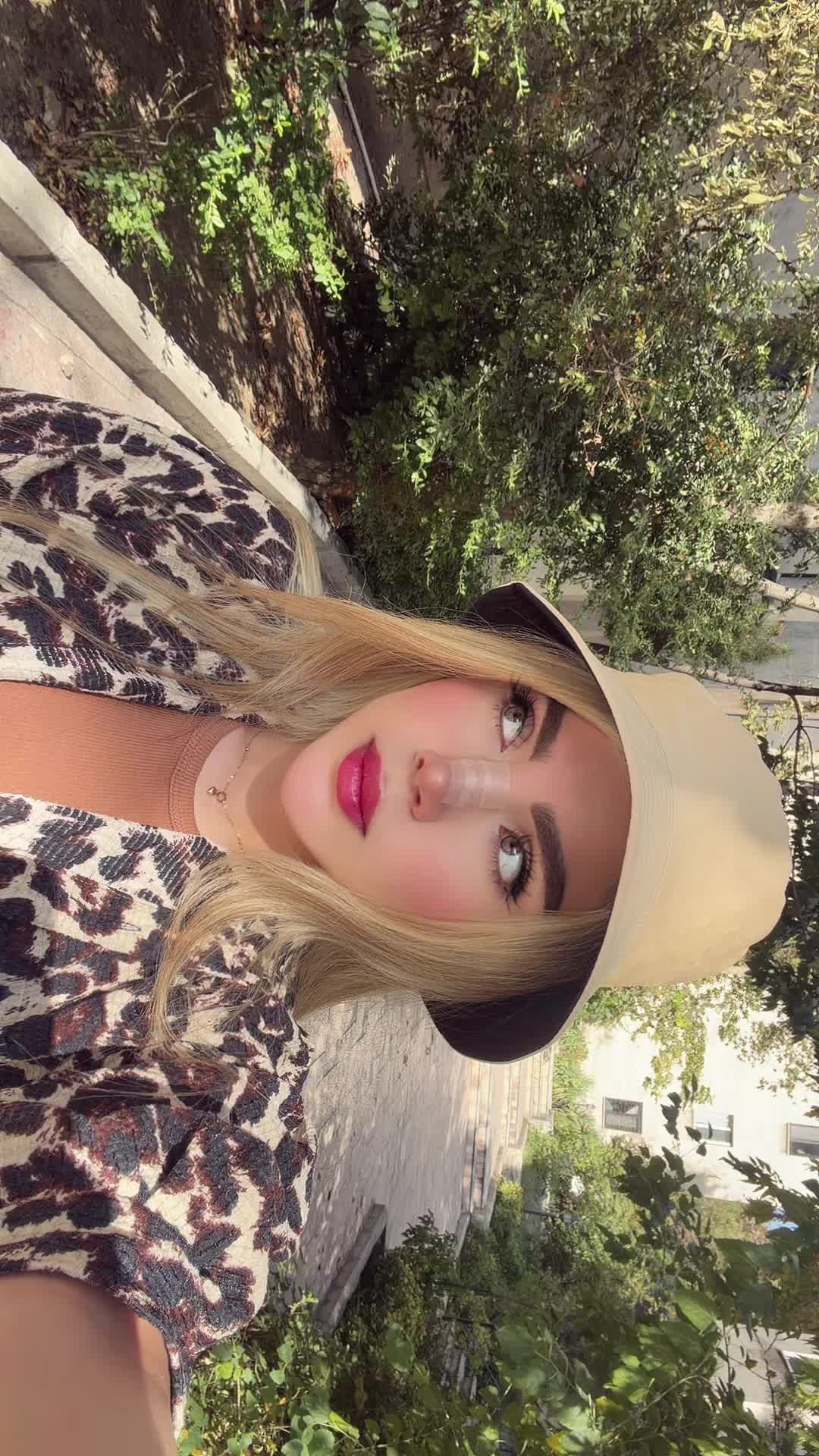 @saharhoseini