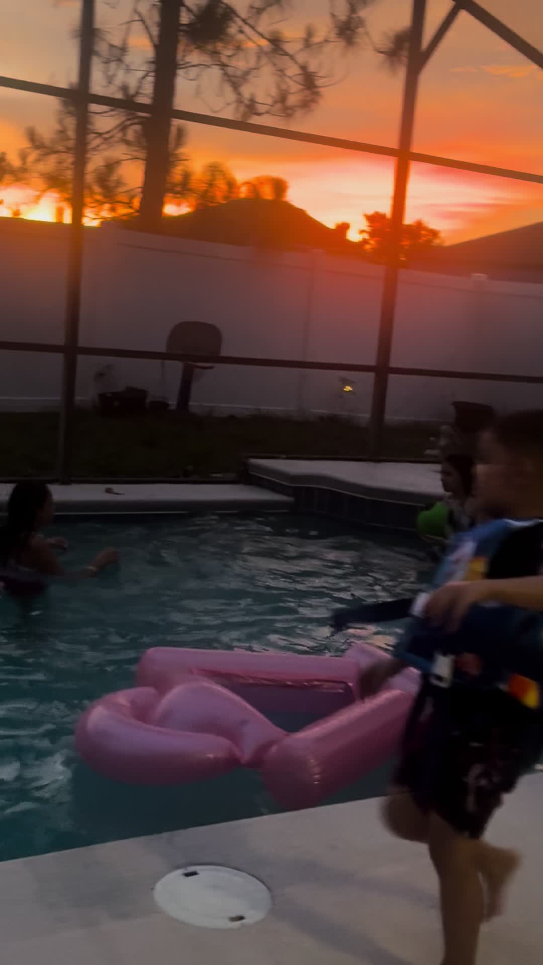 @Viivii_Arii_xo