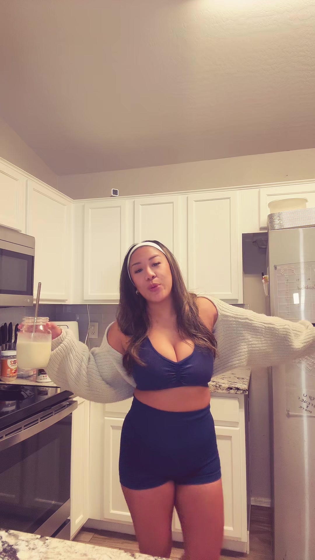 @yzabella