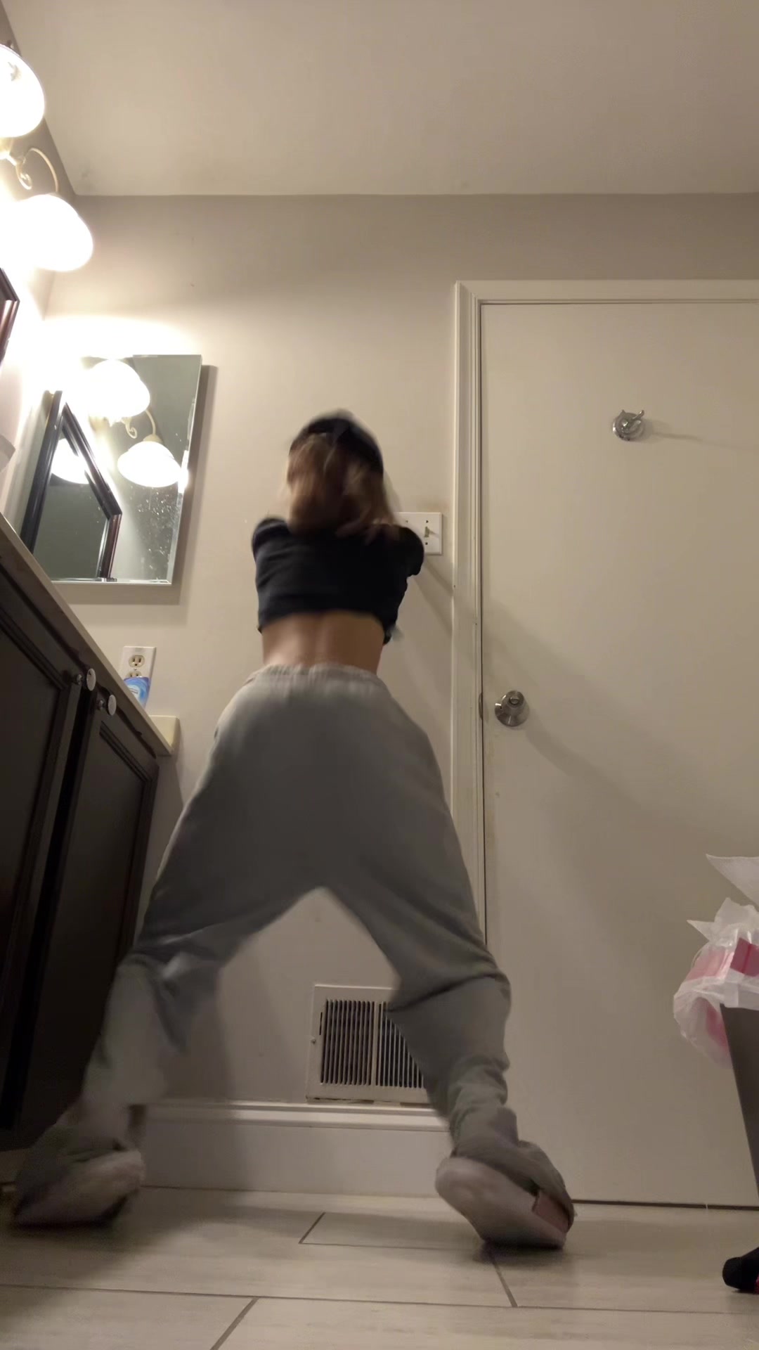 @nosmilingnini