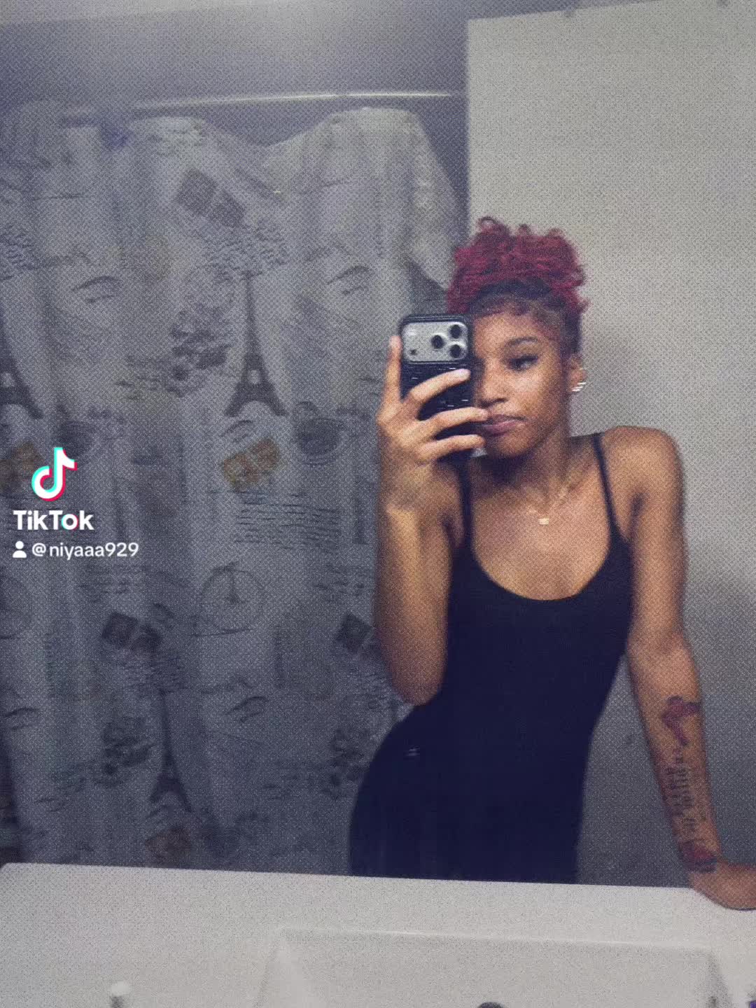 @totallynotniyaa