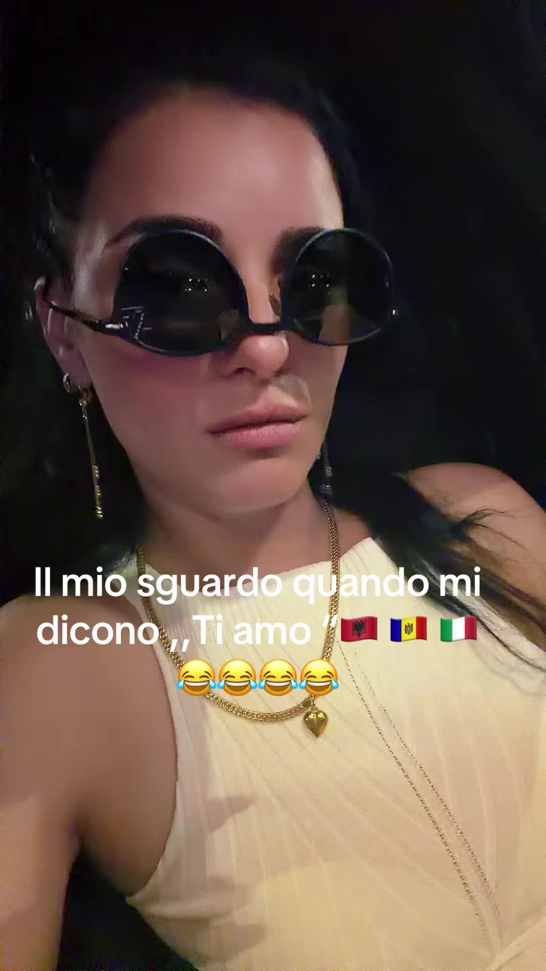 @Anysia
