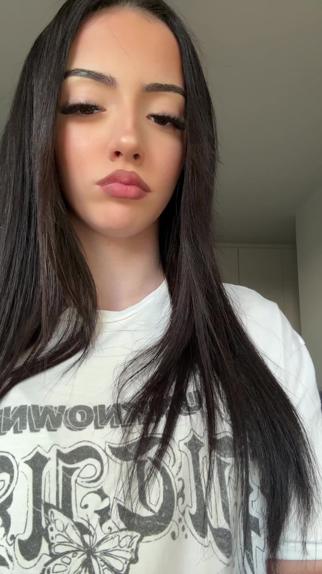 @lari📲