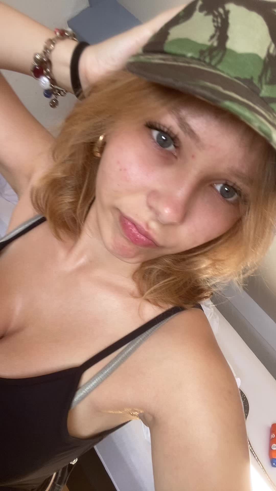 @Lara