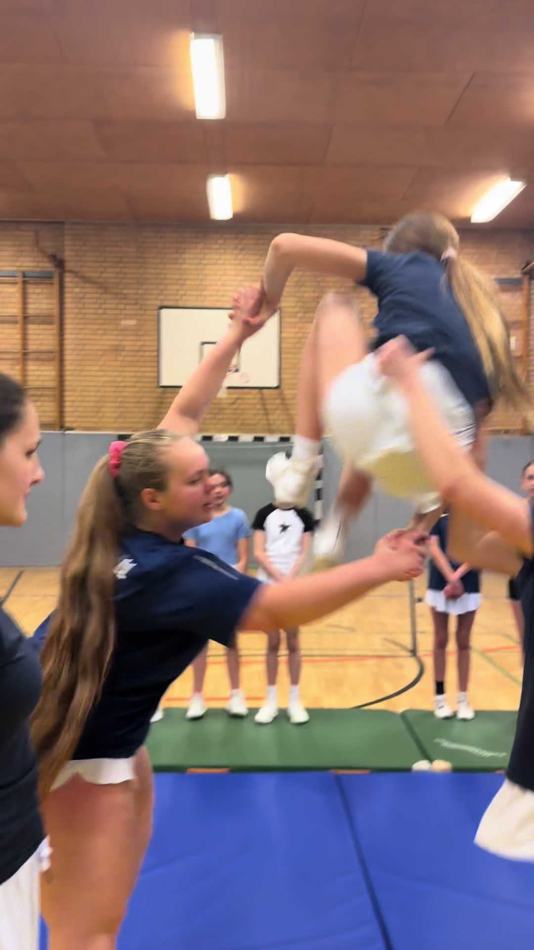 @Itschiaracheer