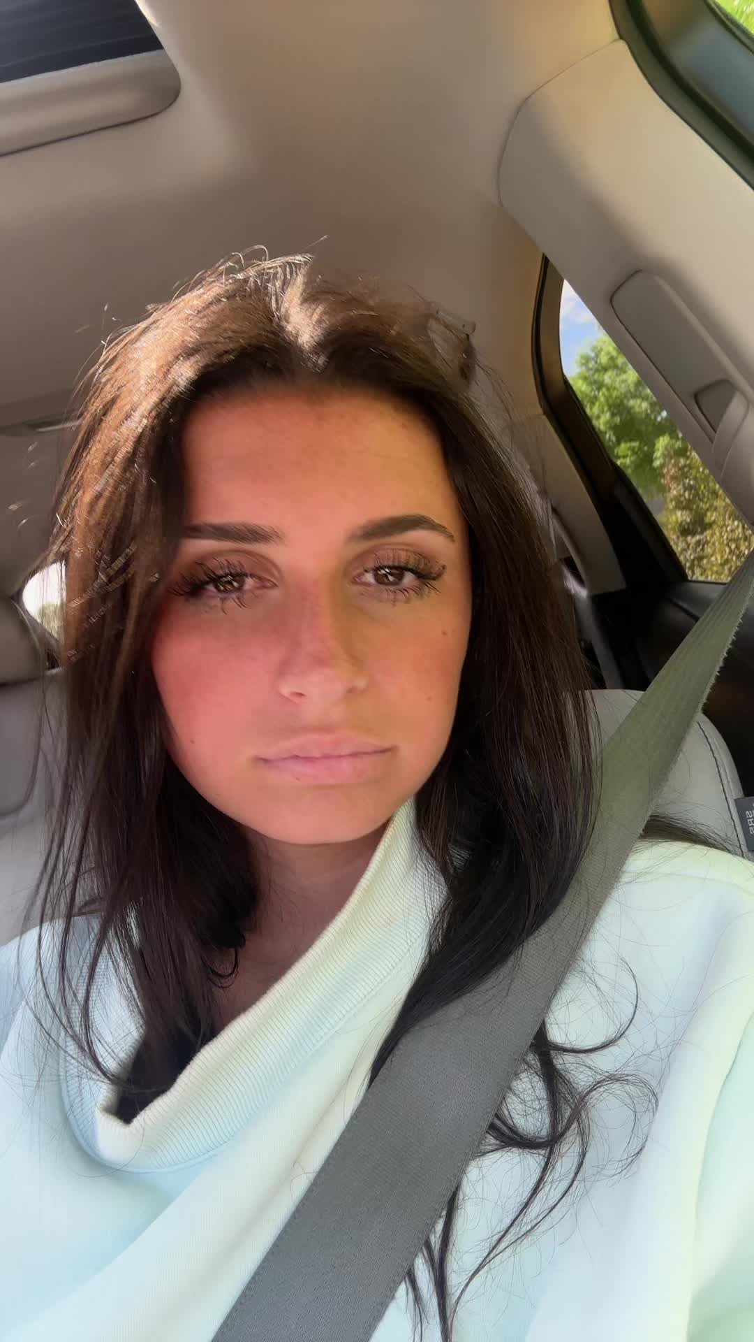 @abbieaskelandd