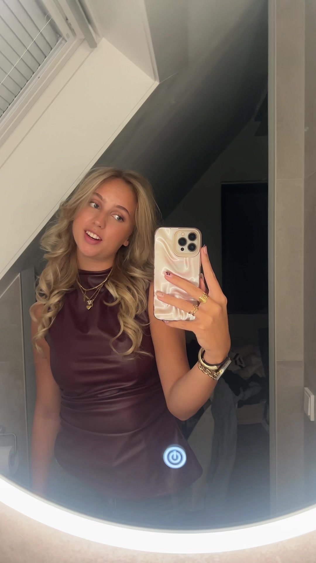 @𝓛.