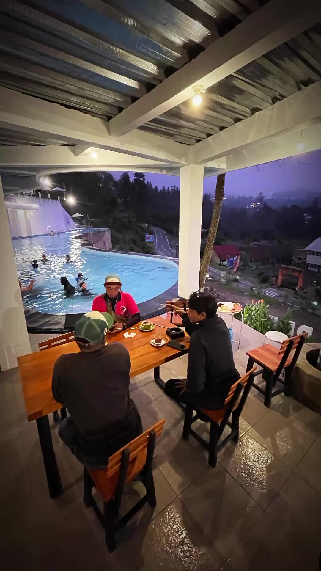 @Yuza Pools